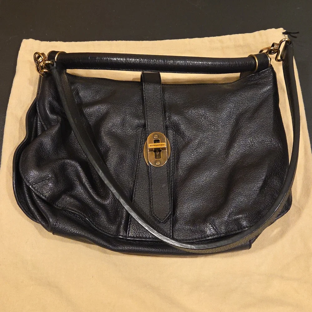 Burberry Black Leather Shoulder Bag with Gold Hardware - Picture 4 of 10